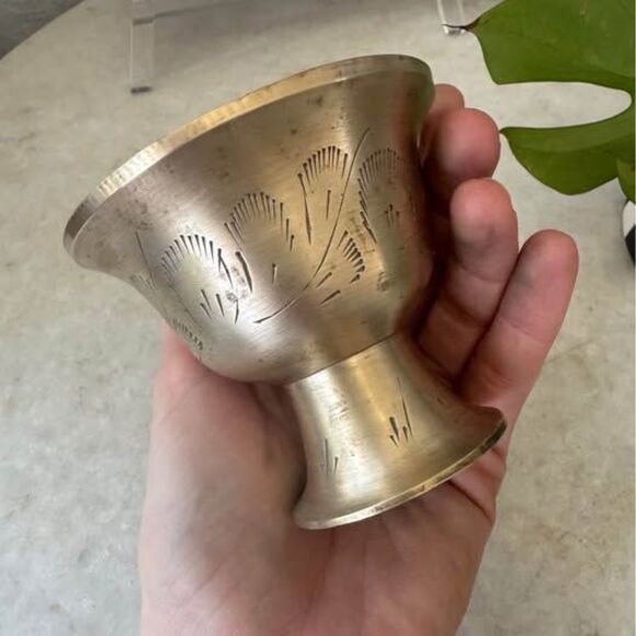 Small vintage brass goblet or dish - Picture 7 of 7